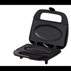 DOM010 Black Black Series Nonstick Omelet Maker